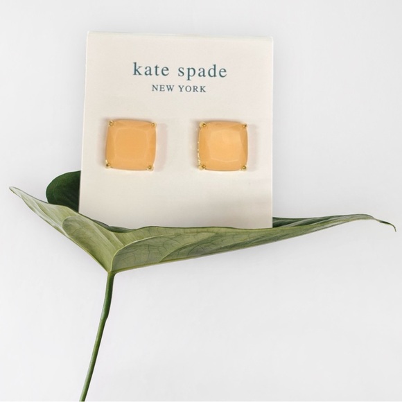 - Kate spade new pair of her popular square earrings - Picture 1 of 3